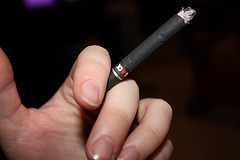 Djarum_Black_Looks_on_Hand__53956.1316256319.1280.1280